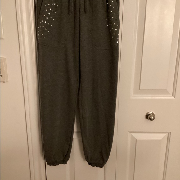 Grey jogging pants size 11-12 - Picture 2 of 3